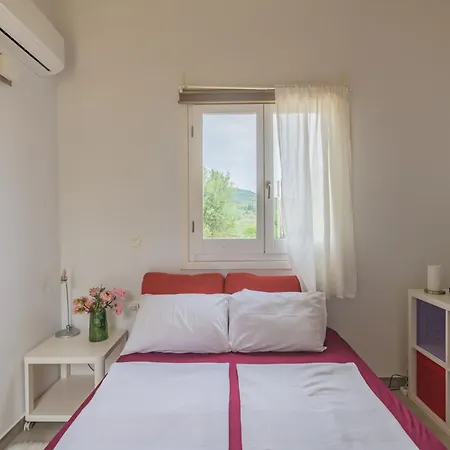 Holiday home Matthaeus Am Corfutrail, Ferienoase Im Olivenhain 3 Km Zum