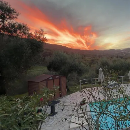 Vakantiehuis Matthaeus Am Corfutrail, Ferienoase Im Olivenhain 3 Km Zum Giannádes