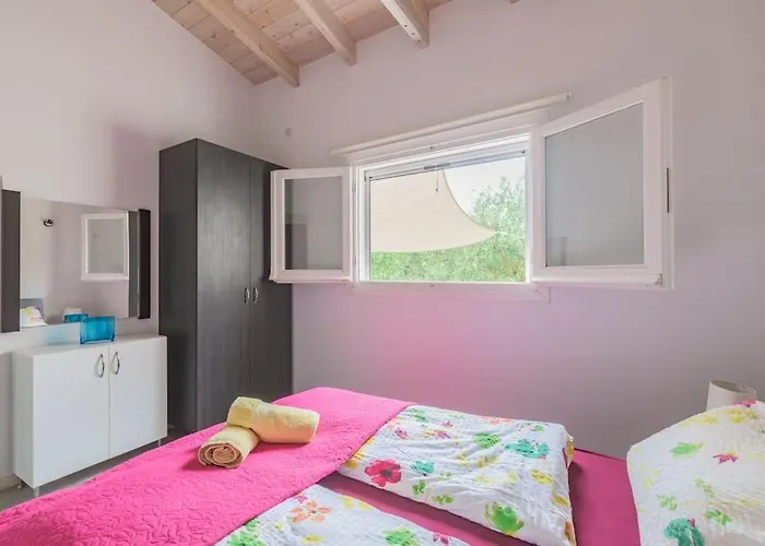 Holiday home Matthaeus Am Corfutrail, Ferienoase Im Olivenhain 3 Km Zum Giannades